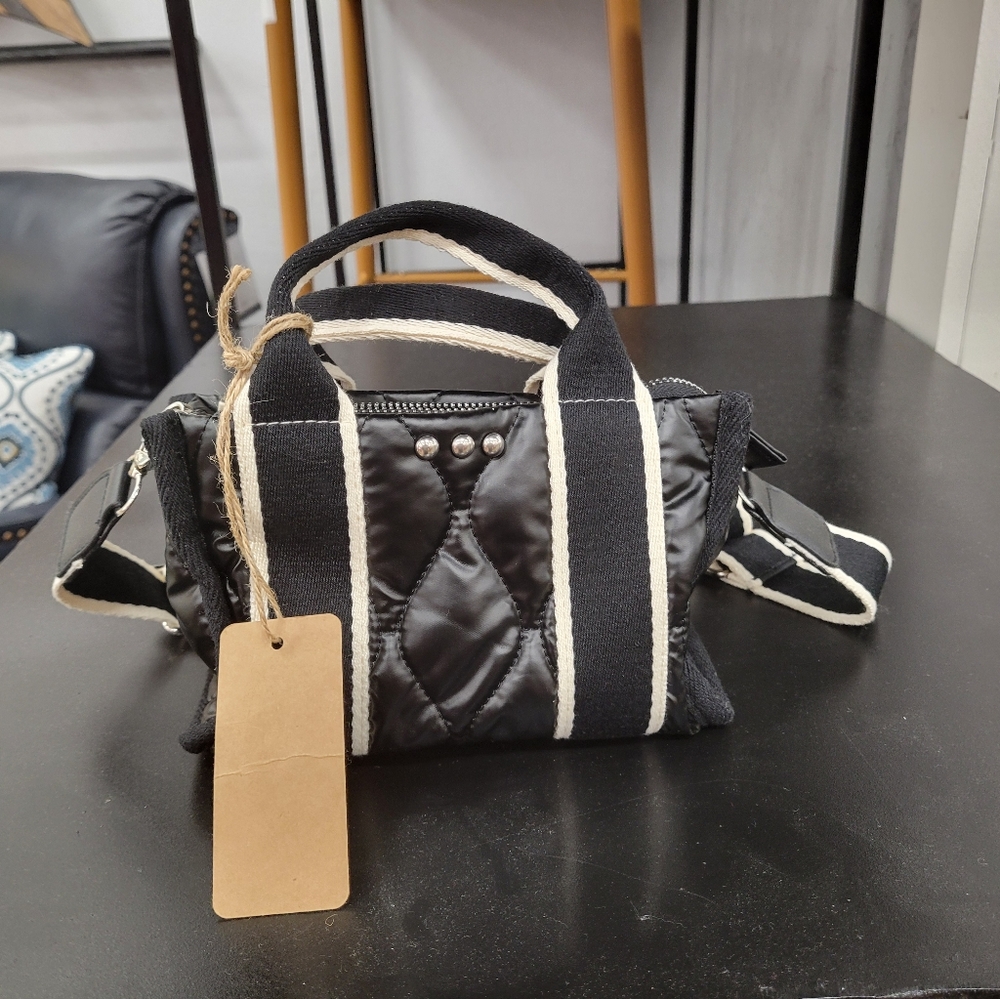 Mini Shiny Patent Black Quilted Crossbody Bag - Picture 6 of 7
